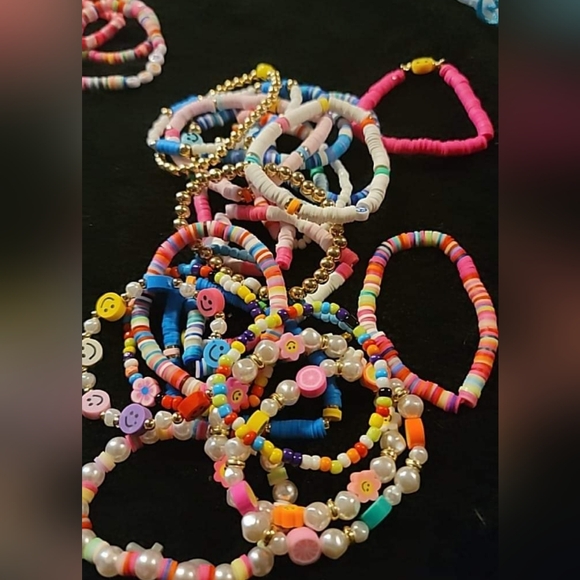 homemade Accessories - Bracelets for sale! My 8yo is learning how to sell!